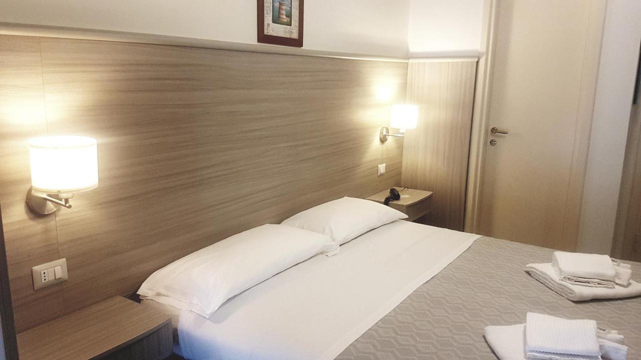 Hotel La Baia Ponza Extérieur photo